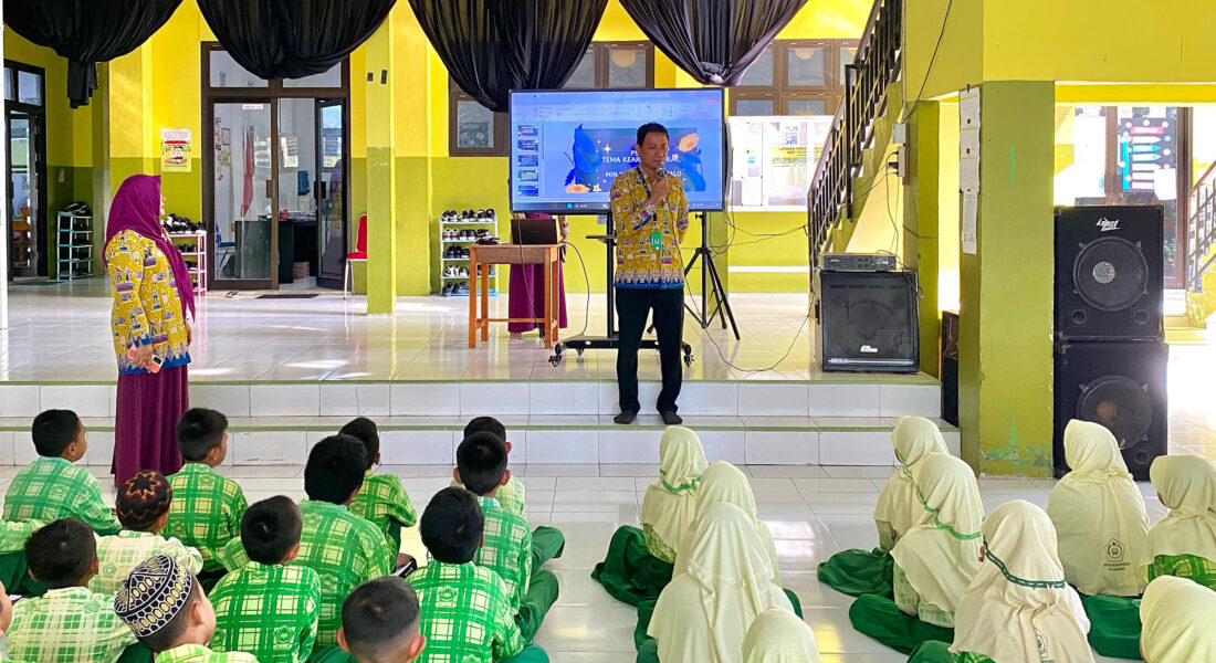 Kepala Satuan Pendidikan (Sutarjo Paputungan) memberikan arahan terkait pelaksanaan P5RA