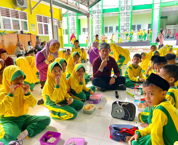 MATSAMA - MEMBENTUK KARAKTER SISWA BARU DENGAN SEMANGAT DAN ANTUSIASME