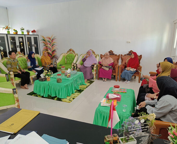 RAPAT PENINGKATAN LITERASI DASAR DI LINGKUNGAN MIN 1 KOTA GORONTALO