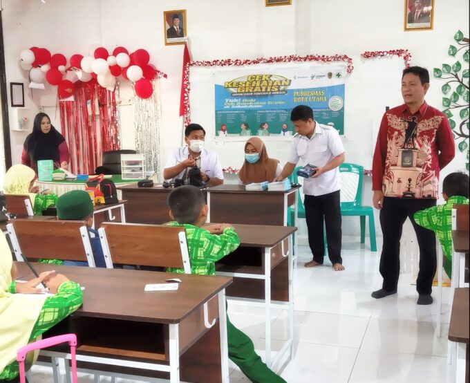 MIN 1 KOTA GORONTALO GELAR CEK KESEHATAN GRATIS BERSAMA PUSKESMAS KOTA UTARA