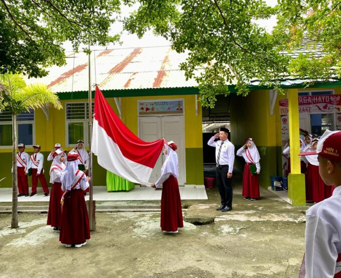 MOMENTUM SEMESTER BARU: UPACARA PEMBUKAAN DAN APEL PENDIDIK MIN 1 KOTA GORONTALO