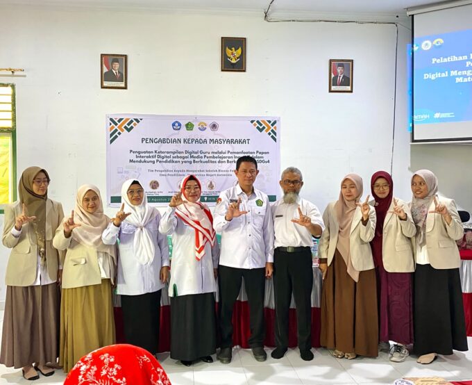 Perkuat Kompetensi Digital Guru, MIN 1 Kota Gorontalo Gelar Pelatihan Papan Interaktif Bersama Dosen UNG