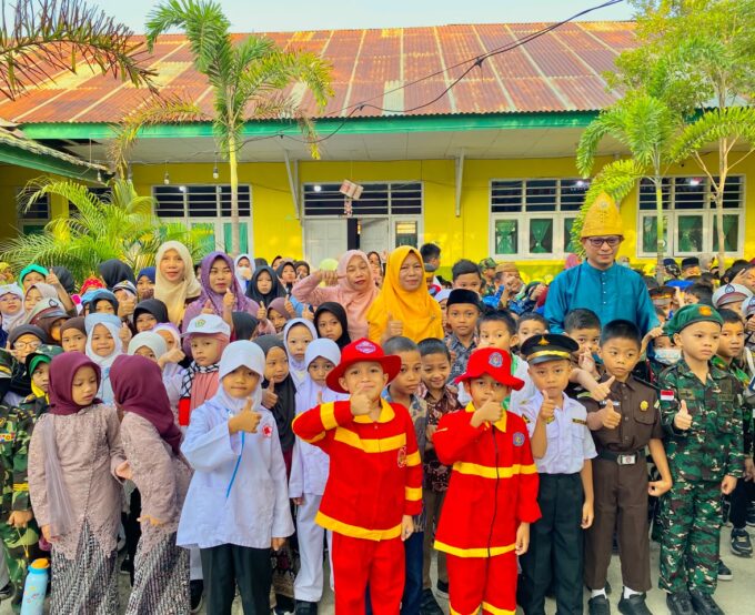 Semarak Sumpah Pemuda, MIN 1 Kota Gorontalo Tanamkan Cinta Budaya dan Semangat Berprestasi