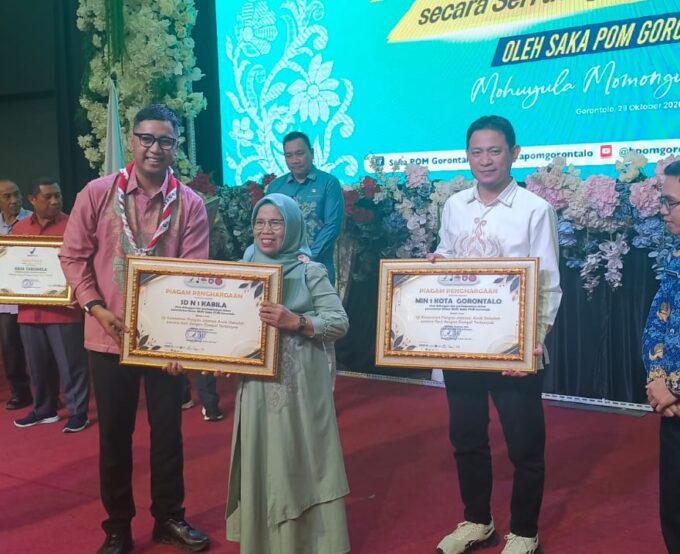 MIN 1 Kota Gorontalo Raih Penghargaan Rekor MURI Keamanan Pangan